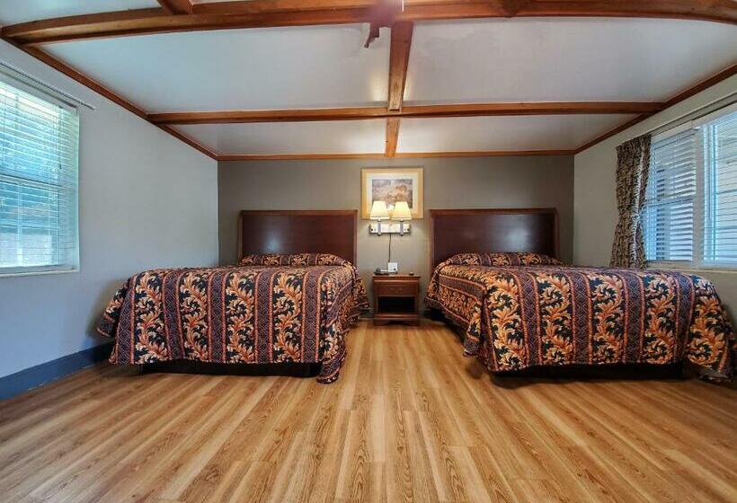 Номер Стандарт 2 Двуспальные Кровати, High Springs Country Inn