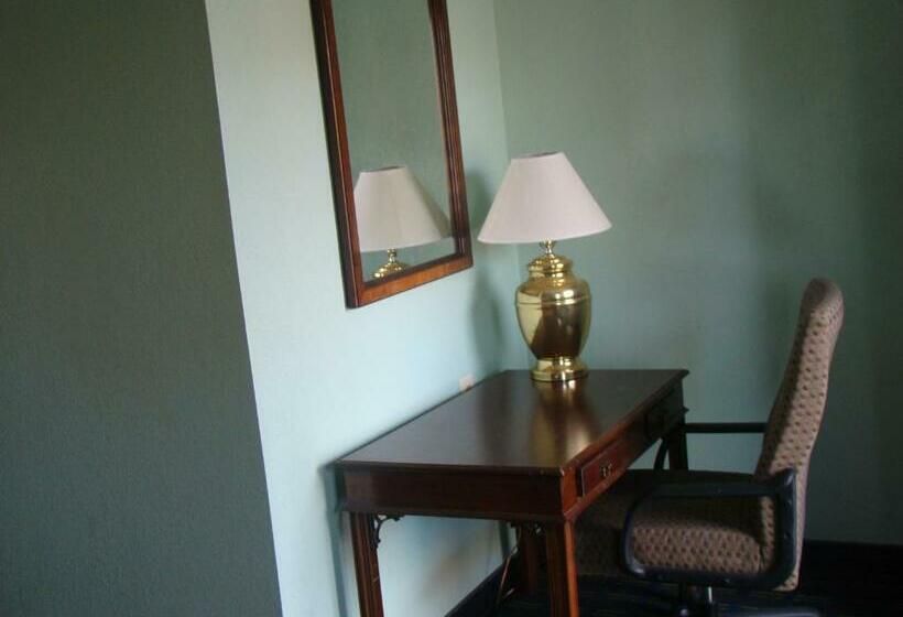 스탠다드 룸 더블 침대 2개, Budget Inn Mount Airy