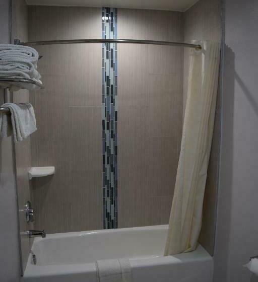 Quarto Familiar, Deluxe Inn Hawthorne/ Lax