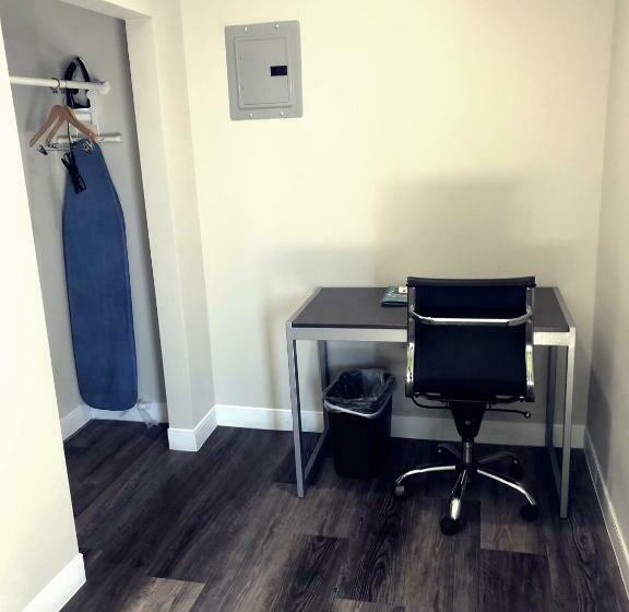 Quarto Estandar Cama King, Deluxe Inn Hawthorne/ Lax