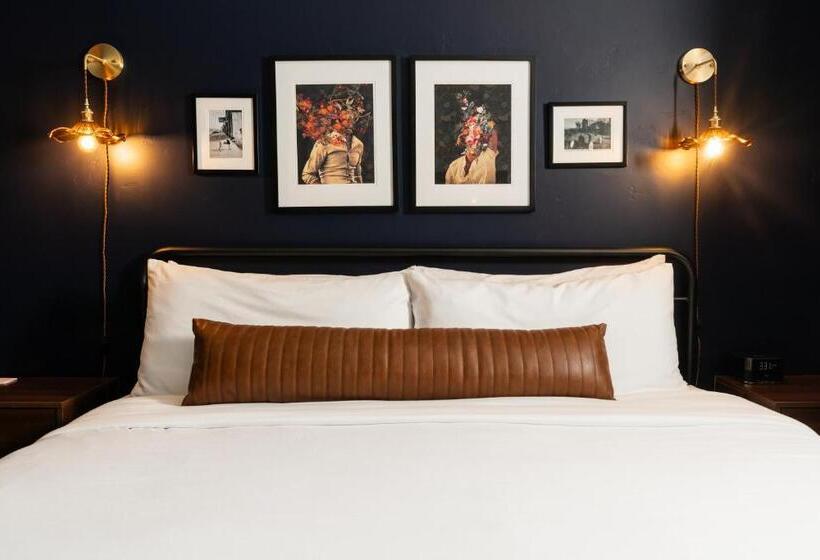 Люкс Повышенной Комфортности, The Hotel Melrose