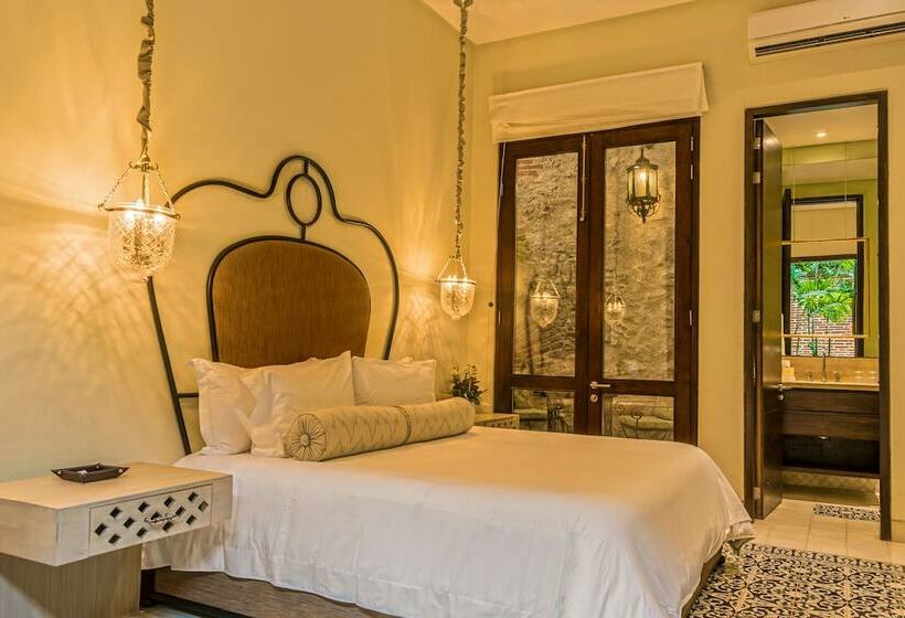 Номер Superior, Capellan De Getsemani