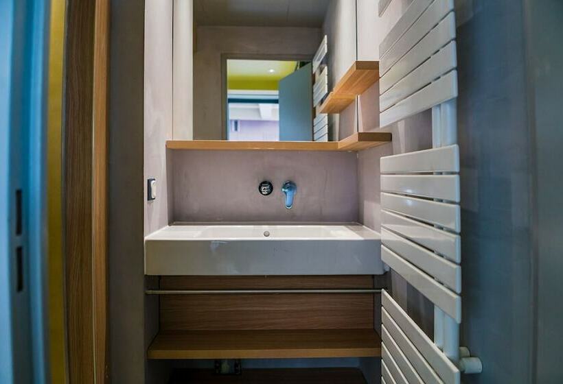 Chambre Quadruple Standard, Yooma Urban Lodge Tour Eiffel