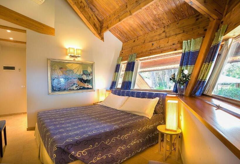 اتاق لوکس با چشم‌انداز دریا, La Bussola Beach