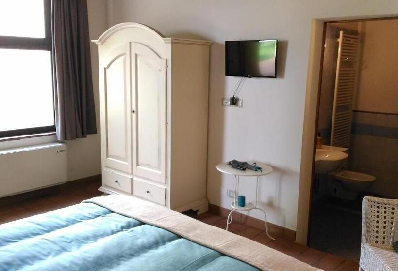 Quarto Estandar, Capanna 1826