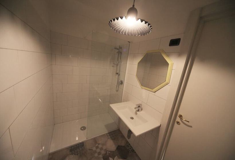 اتاق استاندارد, Dopa Hostel