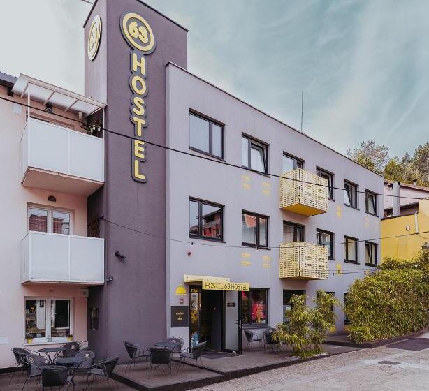 带阳台标准四人间, Private Rooms At Hostel63