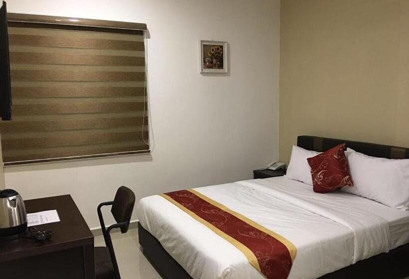Номер Deluxe, Global Inn