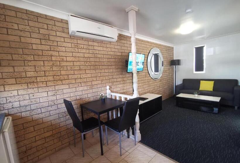스위트 킹사이즈 침대, Leichhardt Motor Inn