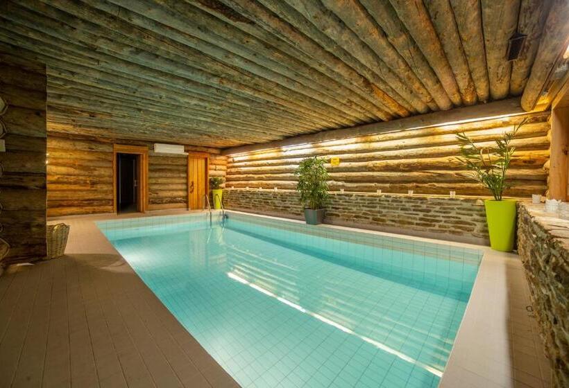 Номер Стандарт Четырехместный Совместный Санузел, Kuukkeli Log Houses Aurora Resort