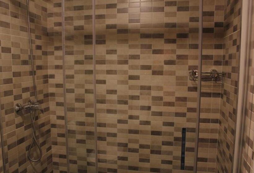 غرفة قياسية, L'Hostalet D'Arenys de Mar