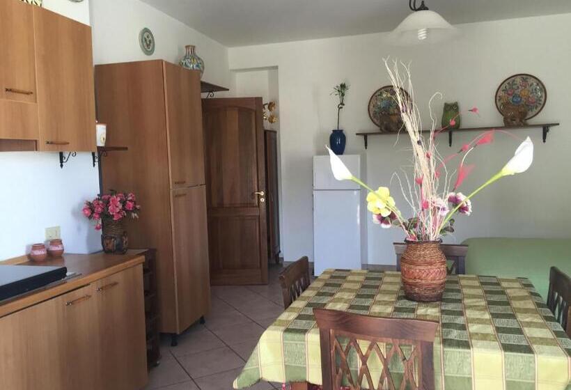 1 Bedroom Deluxe Apartment Sea View, Casa Papiro