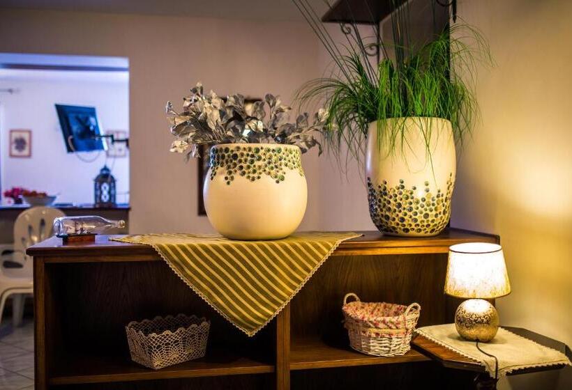 آپارتمان خانوادگی, Casa Papiro