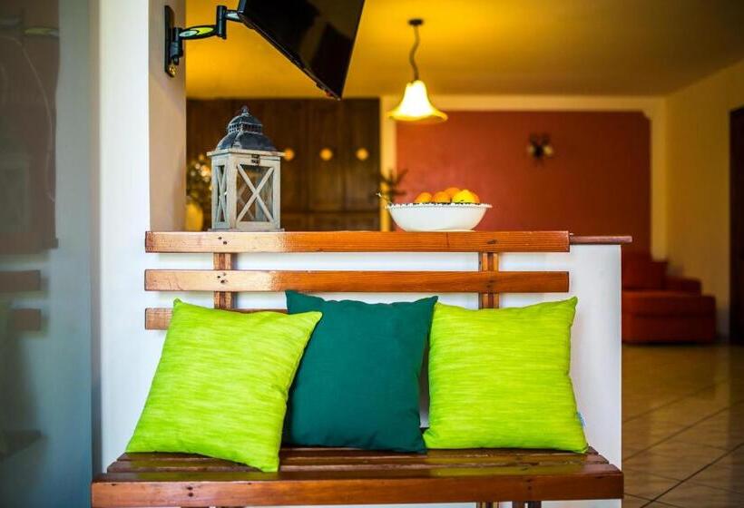 آپارتمان خانوادگی, Casa Papiro