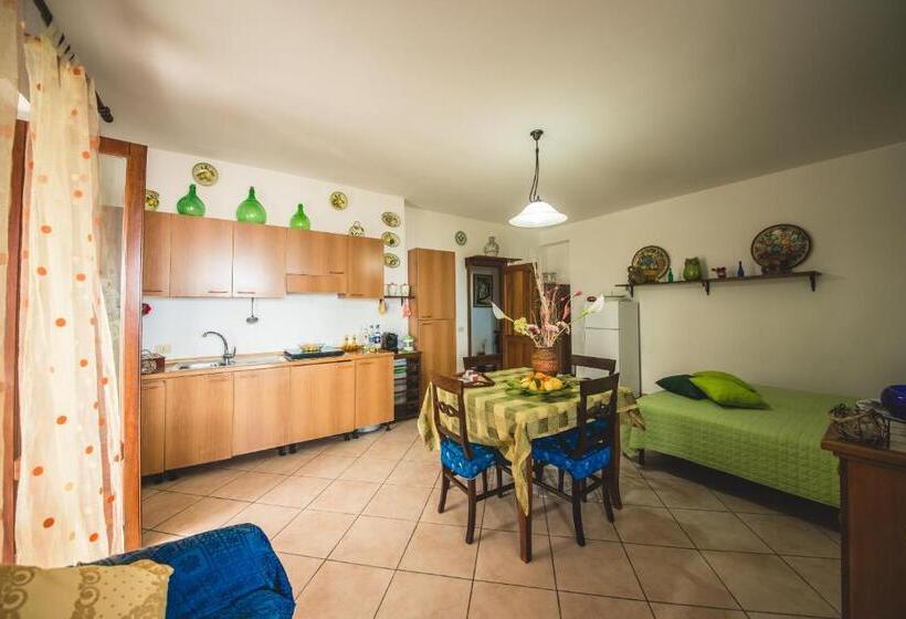 1 Bedroom Deluxe Apartment Sea View, Casa Papiro