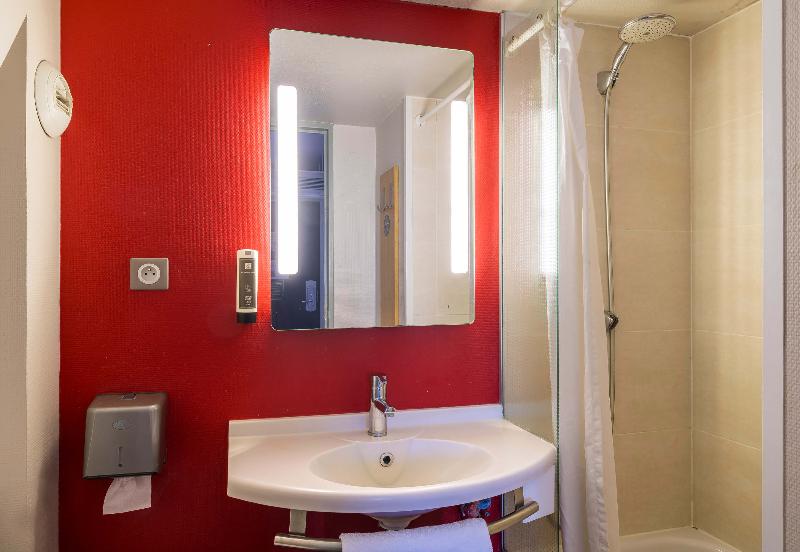 Четырехместный Номер Стандарт, B&b Hotel Angers 1 Beaucouzé