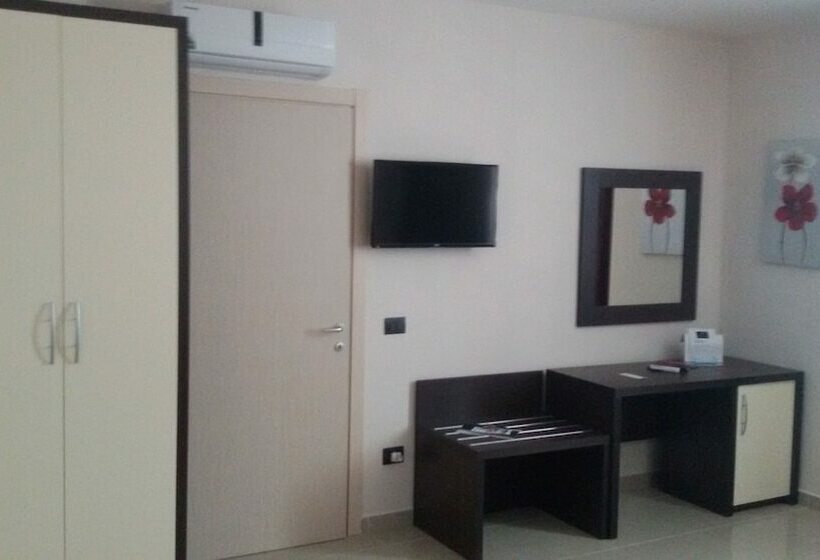 Номер Стандарт Трехместный, Merylinn Guest House