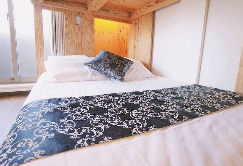 اتاق خانوادگی, Poly Hostel Osaka