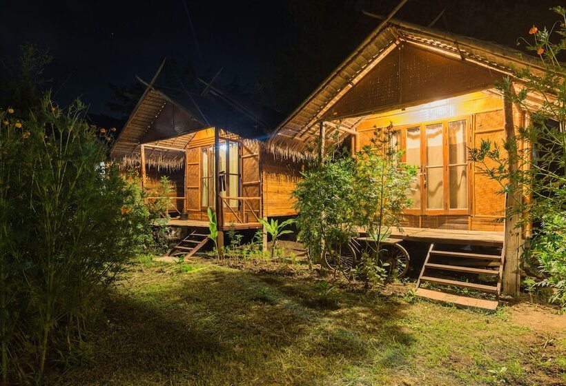 ویلای استاندارد با چشم‌انداز باغ, Pai Nai Fun Resort