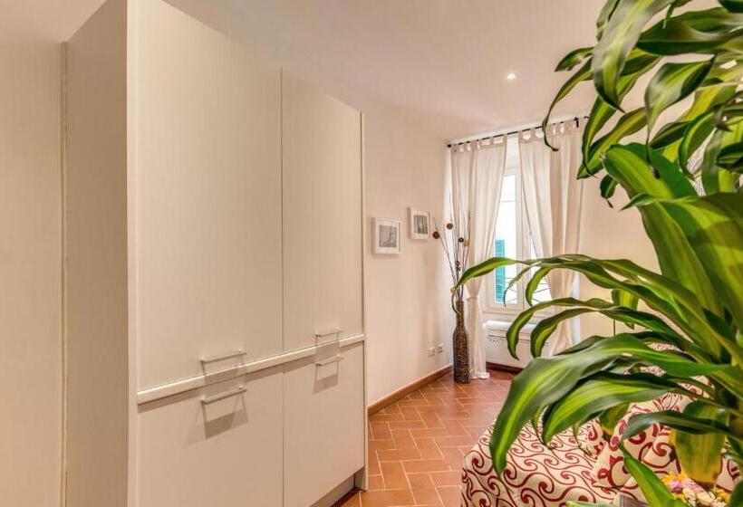 חדר דלוקס לארבעה, Piccolo Trevi Suites