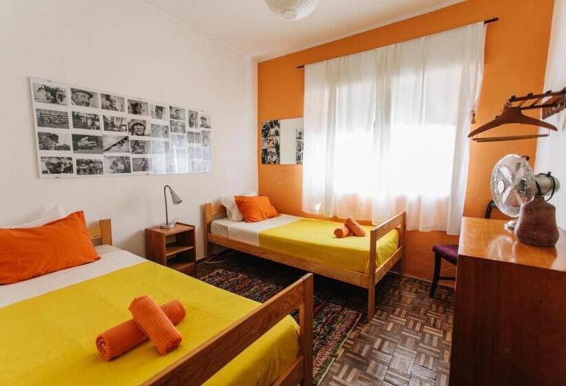 חדר סטנדרט חדר אמבטיה משותף, Olive Hostel Lagos