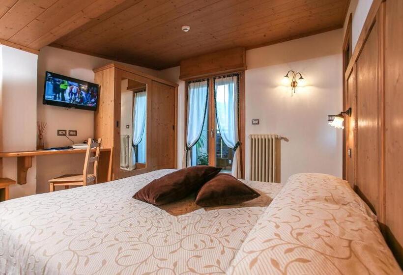 Номер Deluxe с Балконом, Albergo Adele