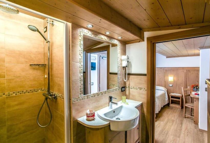 Номер Deluxe с Балконом, Albergo Adele