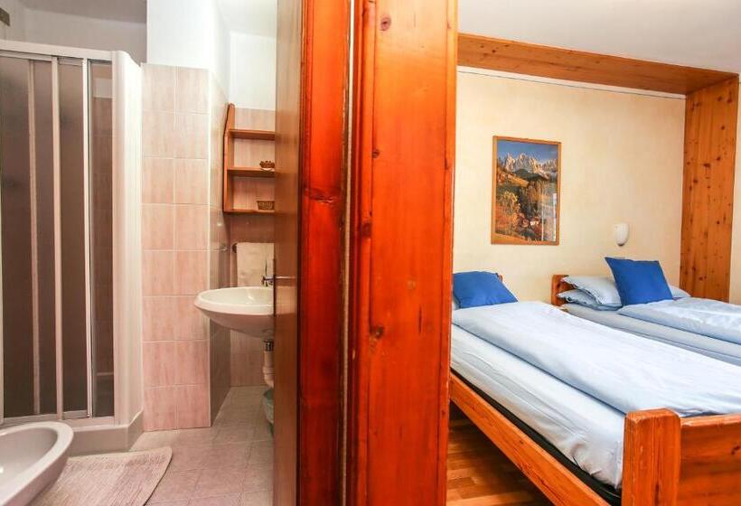 Номер Стандарт с Балконом, Albergo Adele