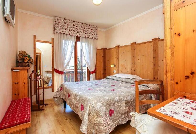 Номер Стандарт с Балконом, Albergo Adele