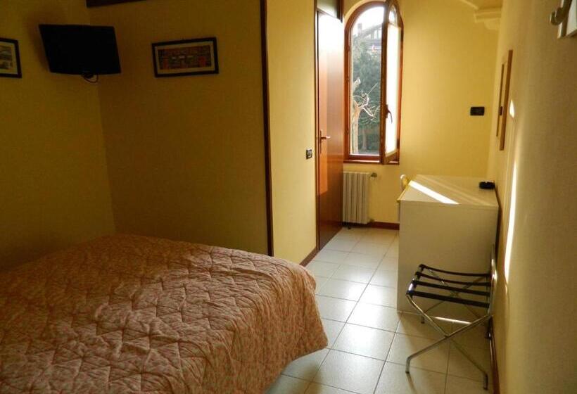 Номер Стандарт Индивидуальный, Albergo Michieletto