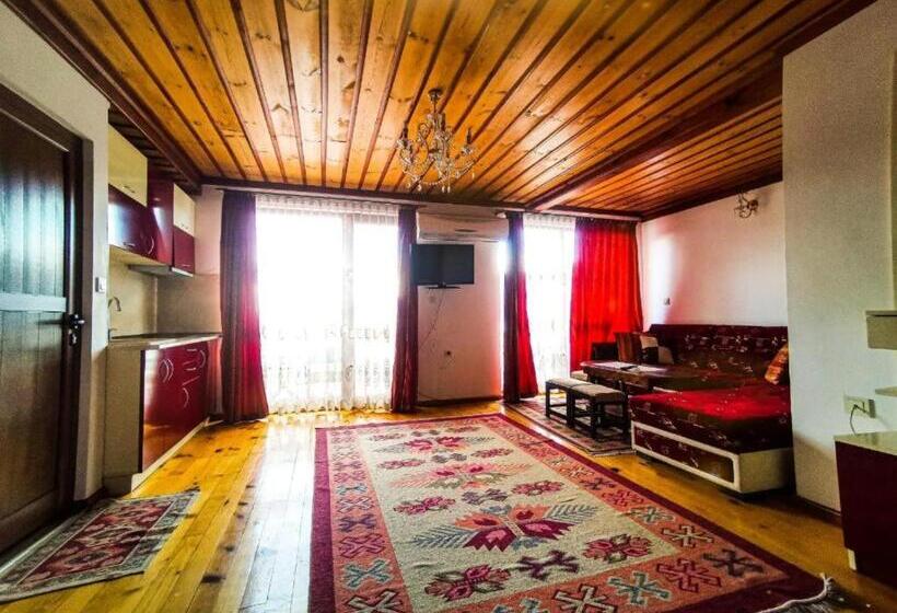 1 Bedroom Apartment Lake View, Alikante