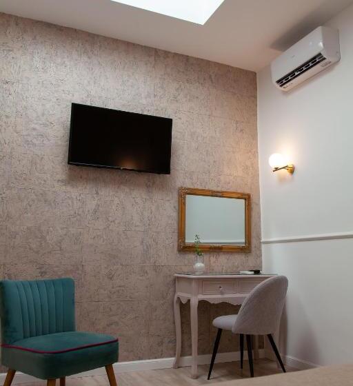 Номер Deluxe, Via Polonia   Boutique Studios Corfu