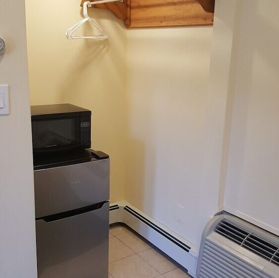 غرفه قياسيه سريرين مزدوجين, Atlantic Motel