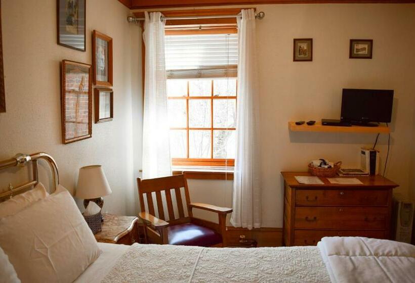 غرفة إقتصادية, The Outing Lodge