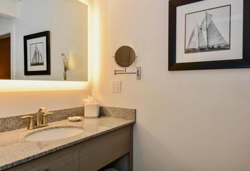 اتاق لوکس با تخت بزرگ, Avenue Inn & Spa
