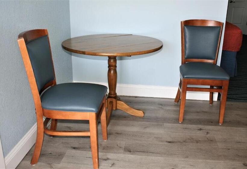 جناح, Avenue Inn & Spa