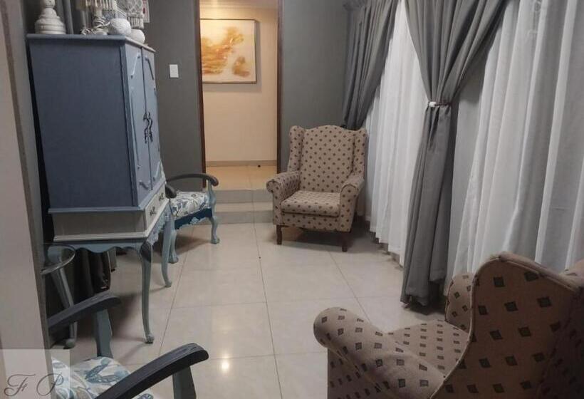 חדר דלוקס, The Flamingo Suite At Frederick S Place