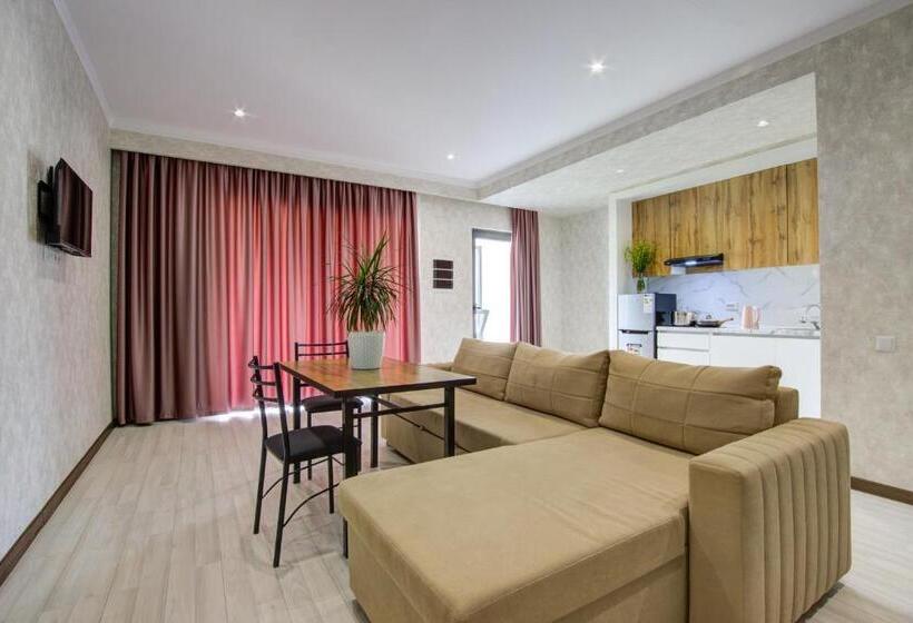 اتاق استاندارد چهار تخته, Novel Hotel And Apartments