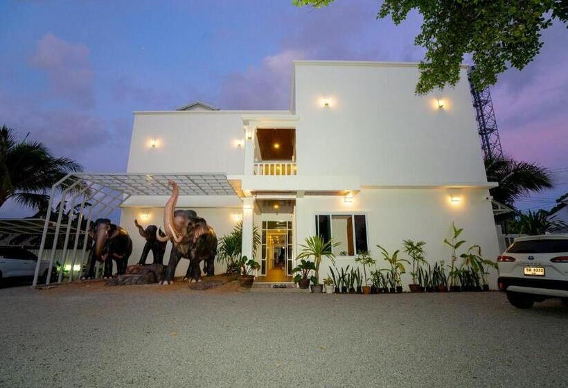 디럭스 룸, Puean Chang Resort Phuket
