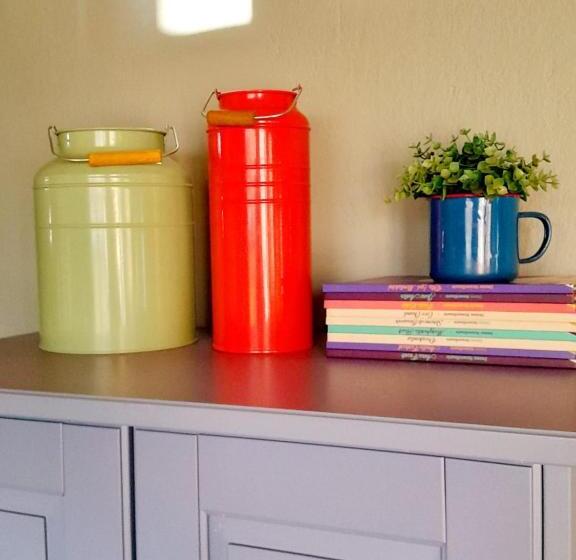 家庭间, Villa Mugs
