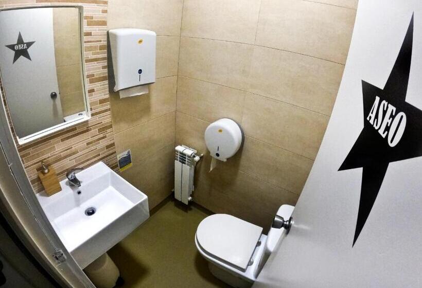 Четырехместный Номер Стандарт, W14 Hostales