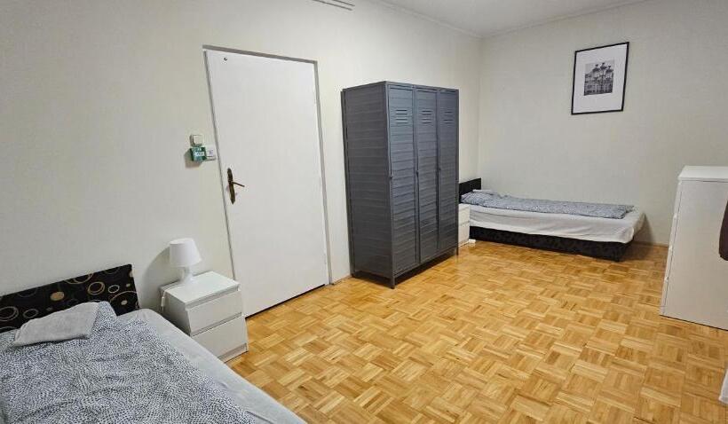 Quarto Estandar, Ibrahim Beds