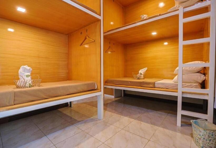 Cama em Quarto Compartilhado, Tahan Hostel