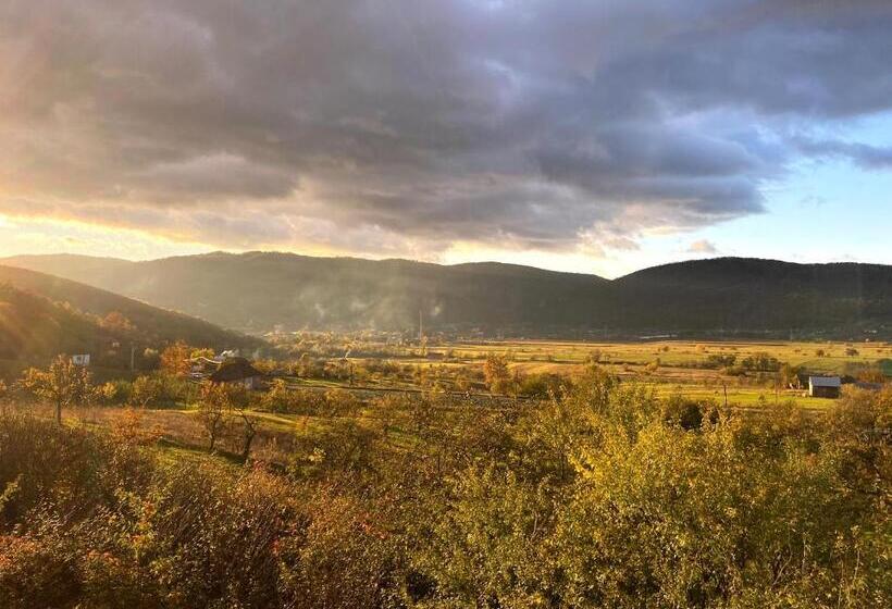 Номер Стандарт Вид на Горы, Casa Bucatarului