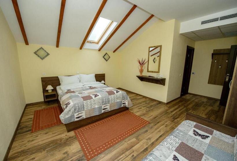 Семейный Номер, Casa Bucatarului