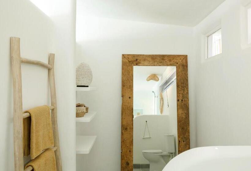Полулюкс, The Bingin Beach Villas  Bungalow Resort
