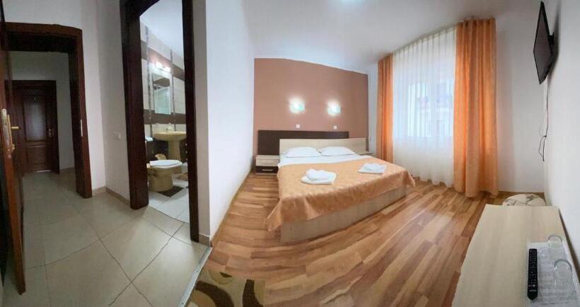 Номер Стандарт Трехместный, Vila Roxana