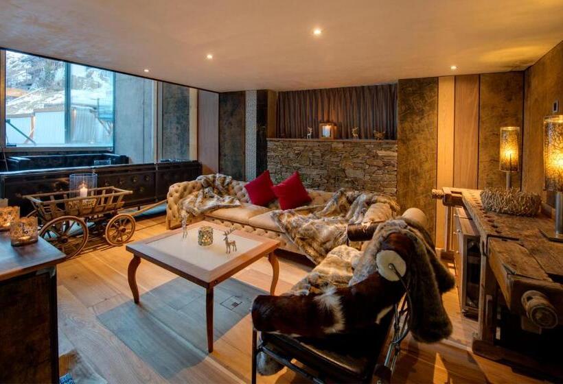 Апартаменты 3 Спальни, Backstage Hotel Serviced Apartments