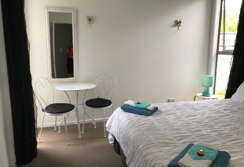 Апартаменты 2 Спальни, Jennie's In Whitianga