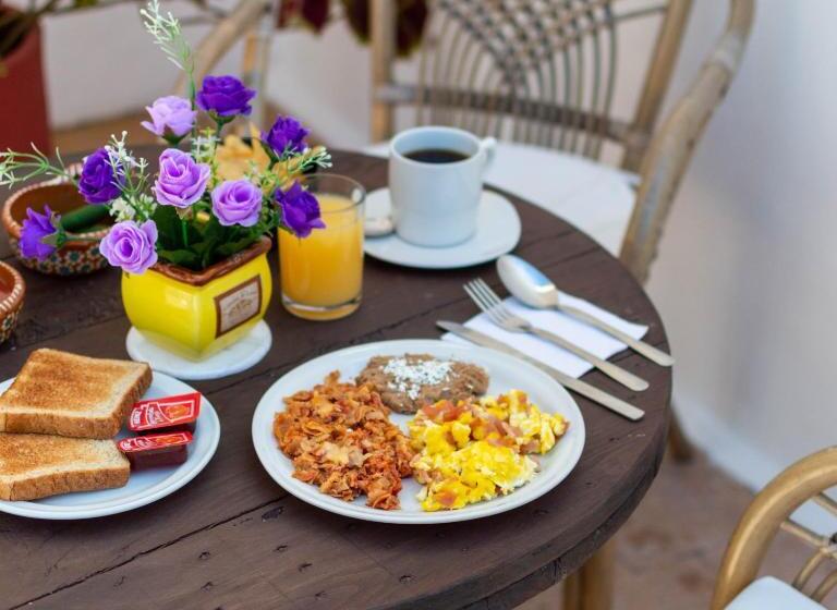 اتاق استاندارد با تخت بزرگ, Hill House Mazatlan   Bed & Breakfast